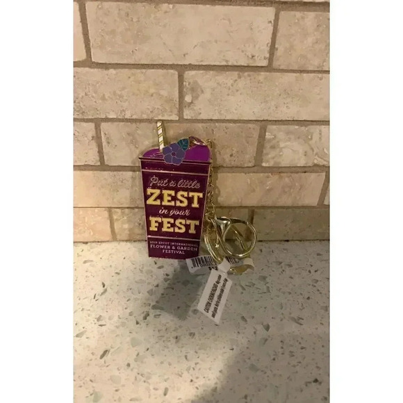 Disney Epcot Food‎ And Wine Festival Keychain sd - Picture 2 of 4